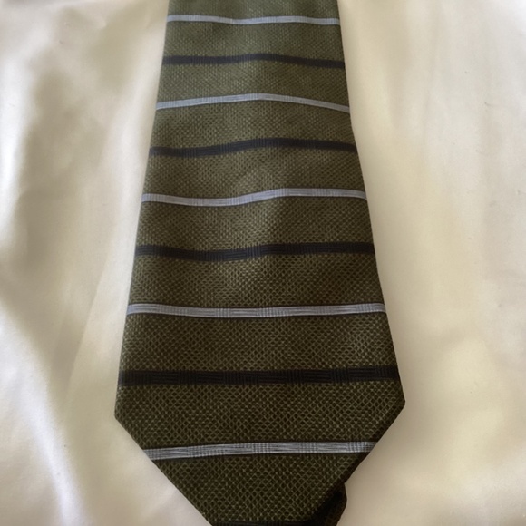 Men’s XIONG GREEN STRIPED 4” x 61” Long - Picture 3 of 4